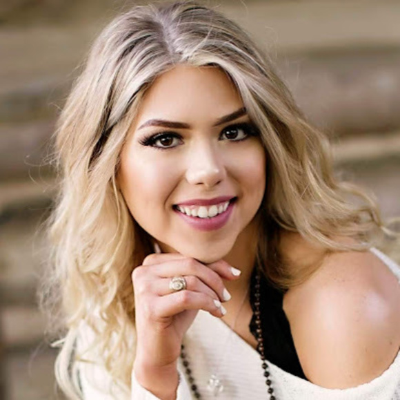 Meet your Posher, Tricia - Picture 1 of 1